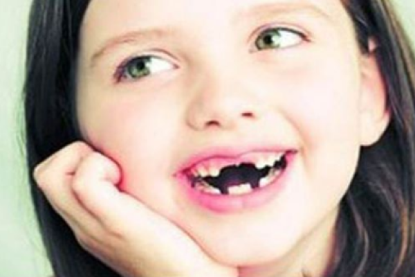 梦见牙齿掉光-红迪亚