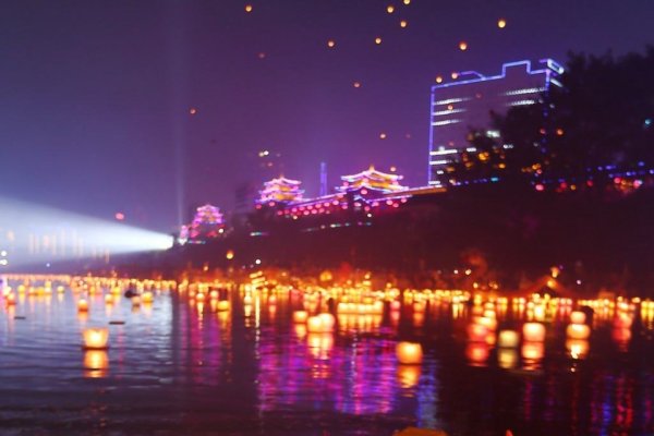 农历八月二十五的特殊意义，太阳诞辰、中元节与全国残疾预防日，供参考，可根据具体情况调整或结合多个重点进行组合，，农历八月廿五，多重节日内涵丰富，太阳诞辰与中元到，还有全国残疾预防日的深意，8月25日特殊纪念，从传统节日到现代倡议的跨越-红迪亚