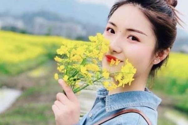 女人气质高雅的网名，静水微澜、细品人生，墨梅幽香、琴瑟和鸣。适合70后女性的高贵典雅昵称。-红迪亚