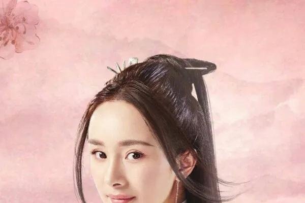 女生QQ网名大全，1、名字，墨染锦年，理由，寓意美好，带有诗意。，2、名字，孤久则安，理由，给人以长时间的孤独后便能找到内心的宁静之感。，3、名字，人海浩瀚，理由，形容人群如同大海般广阔，充满未知与可能。，4、其他建议，星辰幻梦、梦幻旋律、星光熠熠等。-红迪亚