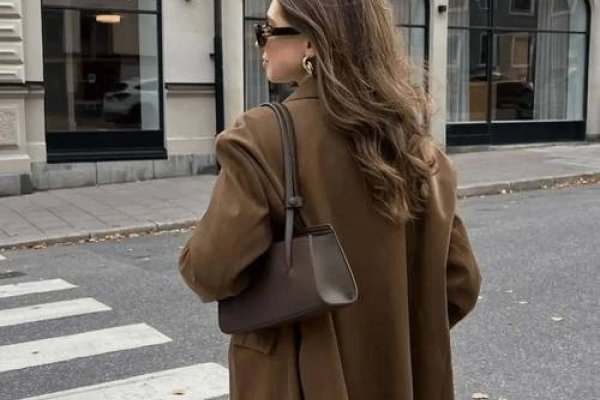 五行穿衣指南，2023年5月12日大吉色推荐，黄色、棕色衣物助你招来贵人相助-红迪亚