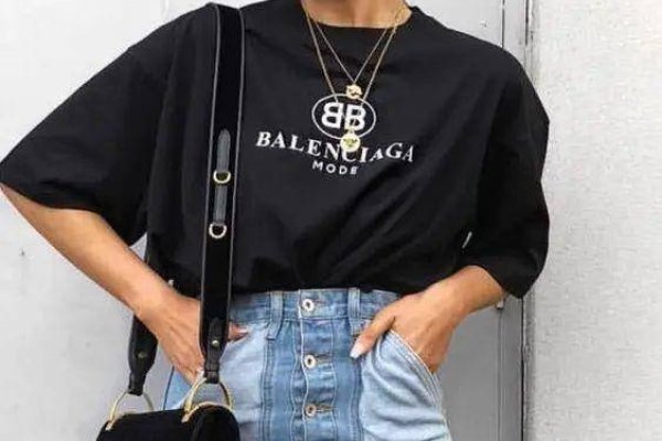 五行穿衣指南，2021年10月17日的穿搭建议-红迪亚