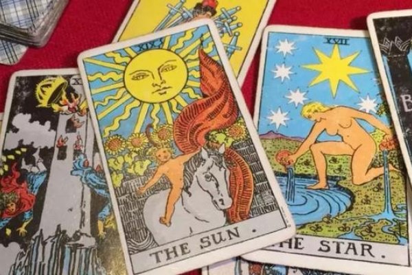 网上占卜，揭秘行业真相与如何警惕骗局，塔罗牌禁忌、微博热议星座运势解密及如何选择可靠的算命网站-红迪亚