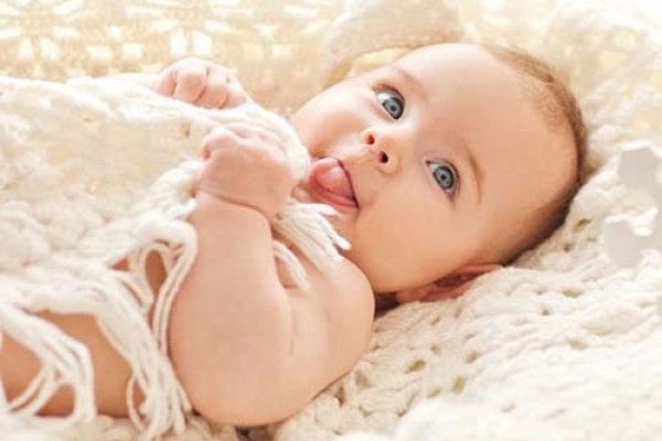 婴儿乳名精选指南-红迪亚