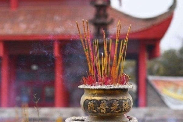 祈福是什么意思(梦到上香祈福是什么意思)-红迪亚