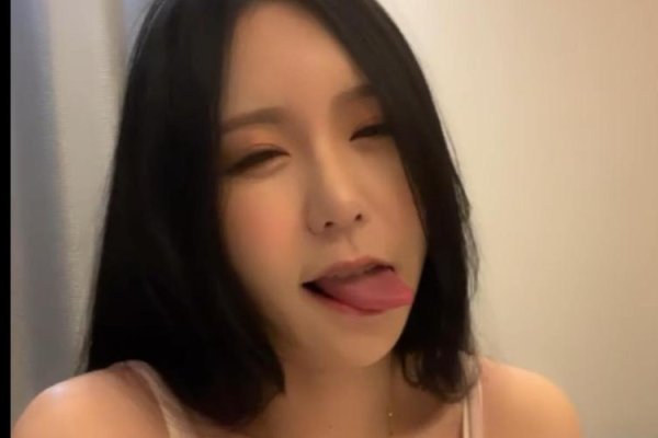 韩国女主播Eve555的直播魅力,身材出众,内容充实丰富-红迪亚