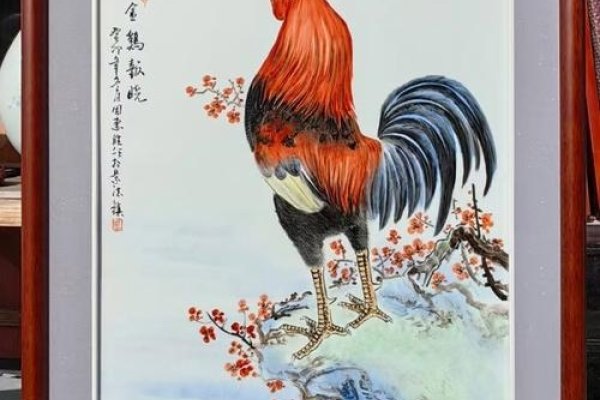 裁红点翠形容的生肖是鸡，色彩丰富的工艺手法与鸡的羽毛特点相契合-红迪亚