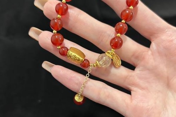 属龙女2024年本命年佩戴指南，转运珠、南红玛瑙与贵人饰品助力好运连连！-红迪亚