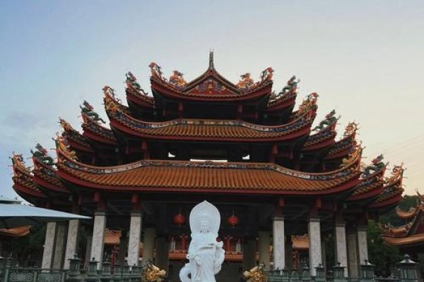 厦门仙岳山土地公庙开放时间及地址详解，建议，厦门仙岳山土地公庙每日上午8点至晚上20:30对外开放，位于湖里区仙岳路。-红迪亚