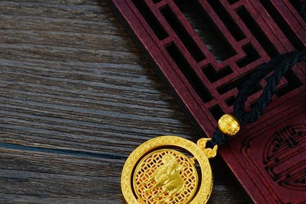 属牛女性本命年佩戴指南-红迪亚