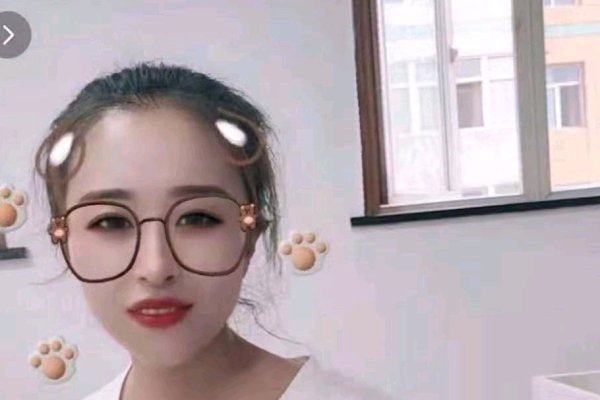 相亲找对象，先见面再微信聊天更佳，或者简化为更精炼的标题形式，例如相亲首选面对面交流或类似的简洁表述。-红迪亚