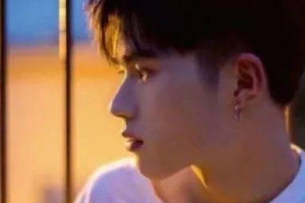 男生成熟稳重网名推荐-红迪亚