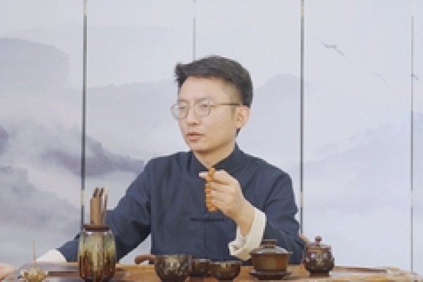 赌王何鸿燊的命理风水解析，名字深意、八字解读与传奇人生-红迪亚