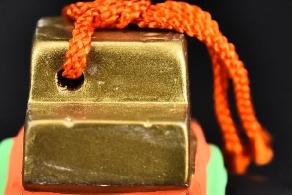 忍辱负重，牛的生肖特质。-红迪亚