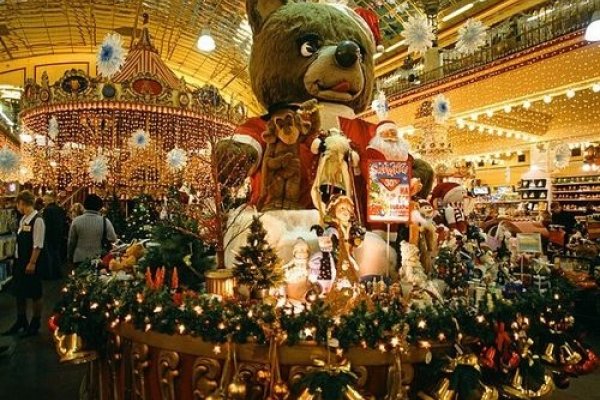 圣诞节节礼日介绍-红迪亚