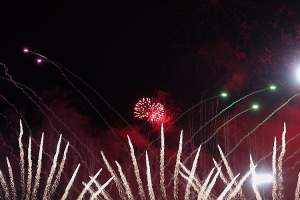 香飘十里指生肖龙。-红迪亚