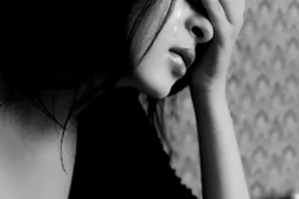 伤心网名女生篇，20-30字标题建议，悲伤情绪的伤感昵称集锦。-红迪亚