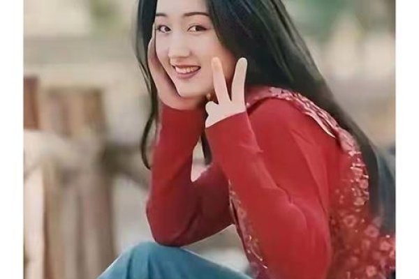 杨钰莹个人简介,,杨钰莹,原名杨岗丽,昵称岗岗。出生于江西省南昌市新建区石岗镇,中国内地女歌手、主持人、音乐制作人。她是华语流行乐坛的代表性人物之一,凭借其独特的嗓音和深厚的艺术底蕴在歌坛上取得了不俗的成绩。她于1990年签约广州新时代影音公司并发行多张专辑,是中国唱片销量最高的歌手之一。她的演艺经历丰富多样,不仅以爱情题材歌曲为主打,还涉足了多种领域如主持、词曲创作等。如今已46岁的她仍活跃在歌唱事业中,备受粉丝喜爱与追捧。-红迪亚