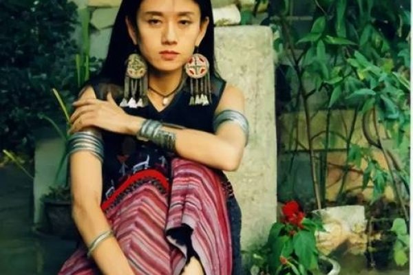 杨俪萍面相分析与气场培养-红迪亚