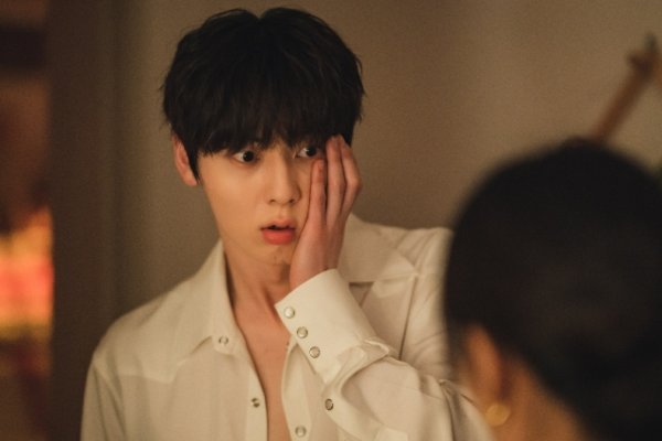 摩羯座渣男玩弄真心-红迪亚