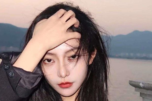 20-30字微信昵称霸气标题，，御姐范儿-红迪亚