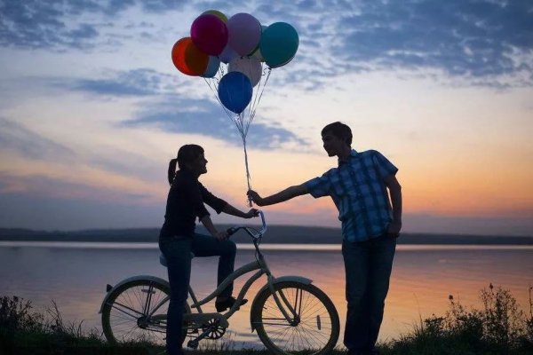 AB血型男人的性格与婚姻观，家庭观念淡薄，爱情观独特，婚姻注重平衡与个人空间-红迪亚