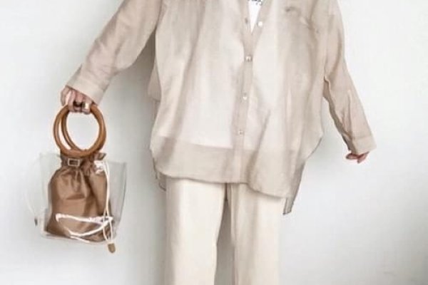 2022年7月7日五行穿衣指南-红迪亚