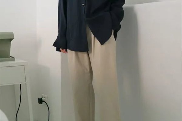 2021年9月30日五行穿衣指南-红迪亚