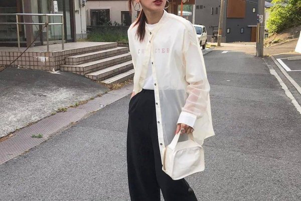 2021年1月18日五行穿衣指南-红迪亚