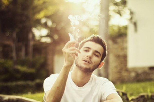 男孩英语名字精选，好听、简洁又大气，如Dennis寓意酒神追求自由等特色。更多英文名推荐及解析-红迪亚