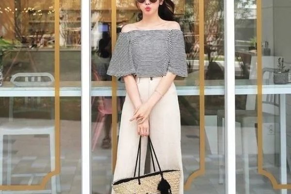 9月2日五行穿衣指南-红迪亚