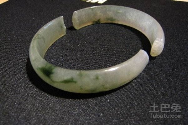 玉镯断裂寓意与处置建议，，挡灾还是凶兆？修复价值及忌讳解析-红迪亚