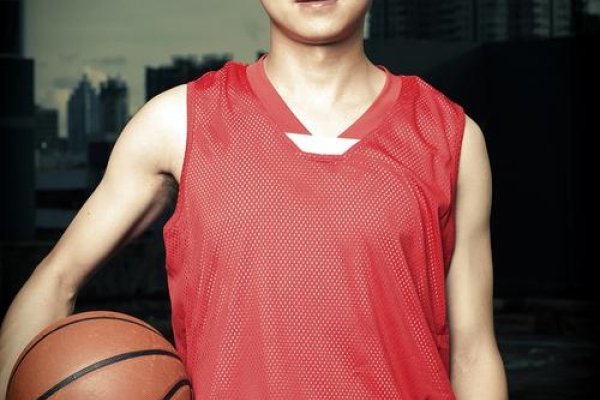 张隆，篮球领队人物传。-红迪亚